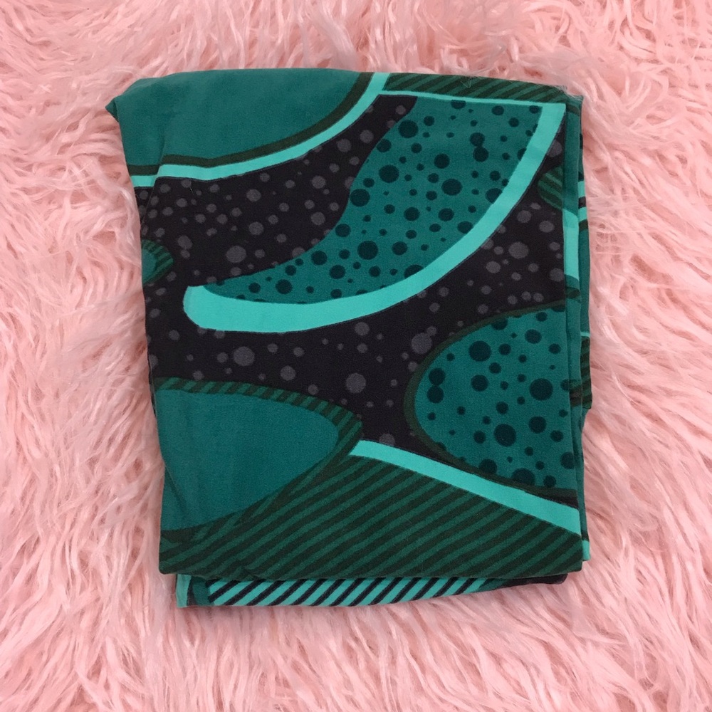 LuLaRoe NWOT OS (0-10) Leggings